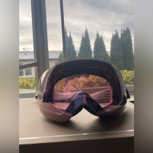 Womens OAKLEY Flight Deck XM ski Goggles with lense